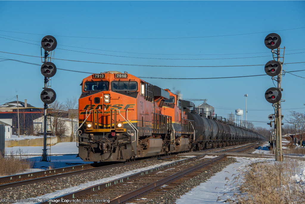 BNSF 7910